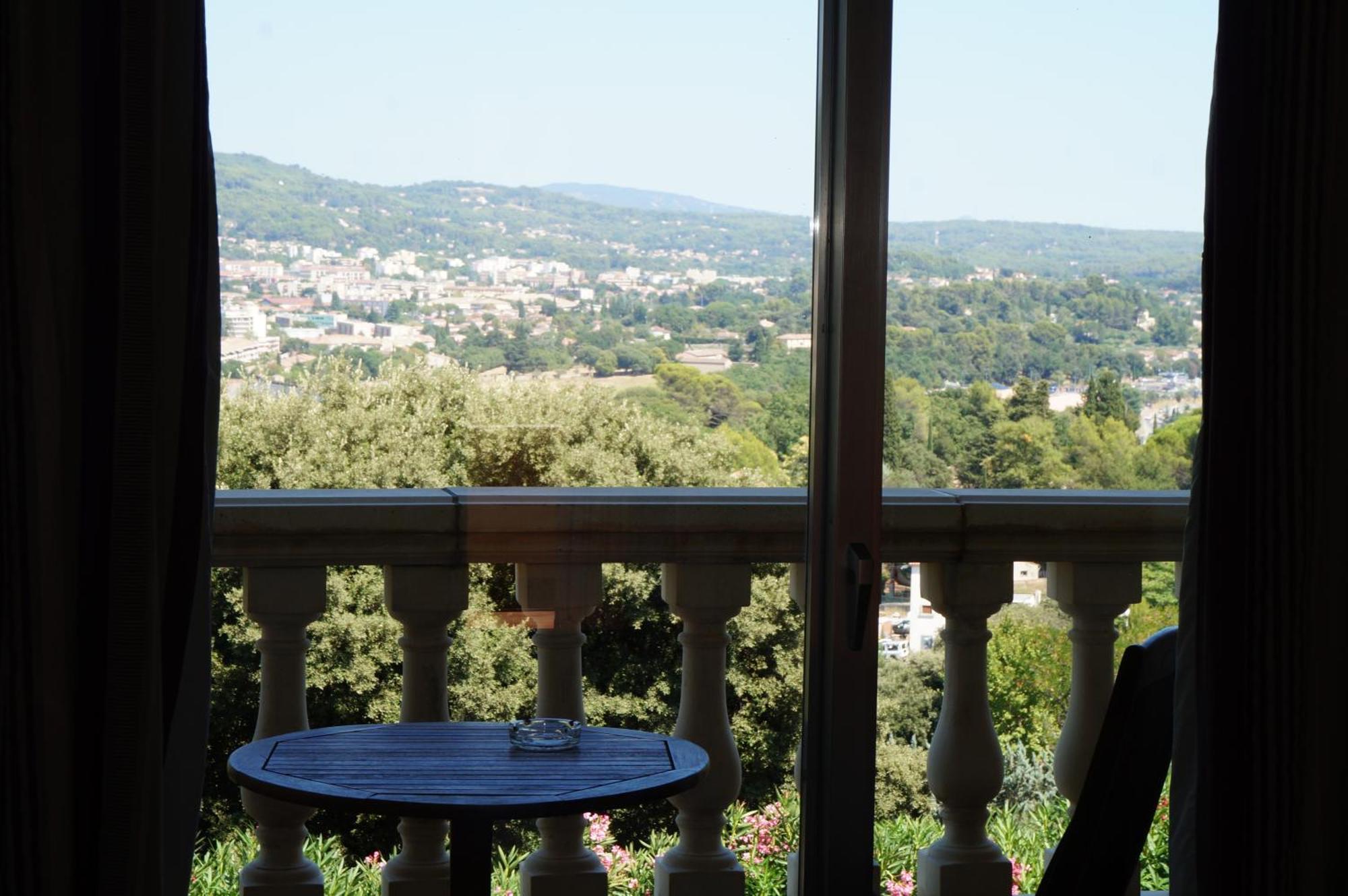 Logis Hotel Le Col De L'Ange Драгіньян Номер фото